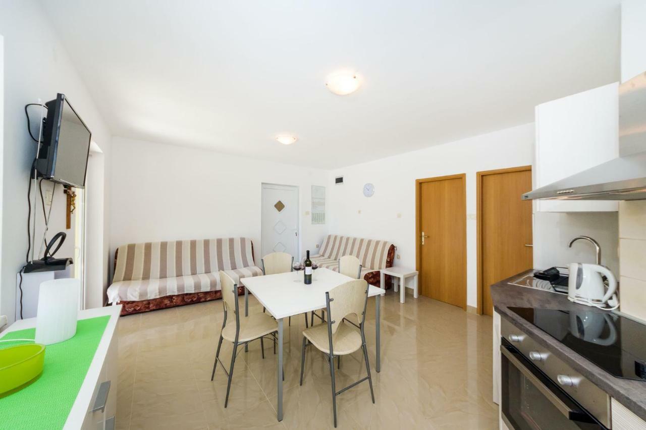 Apartmani Tanja Pridraga Exterior photo